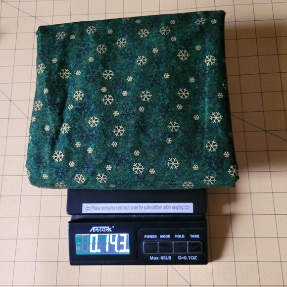 Vintage Christmas Fabric V.I.P. Gold Snowflakes on Green Backgrd 2 Yards + 15" - Picture 3 of 3